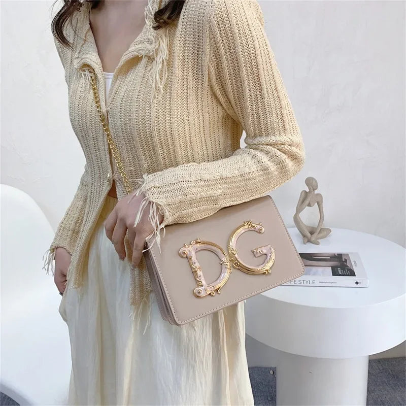 Women hand bag  Banquet Square Women's Fashionable Versatile Chain School Bags Girls Shoulder Crossbody Birth Ladies White Bag with Zip Closure