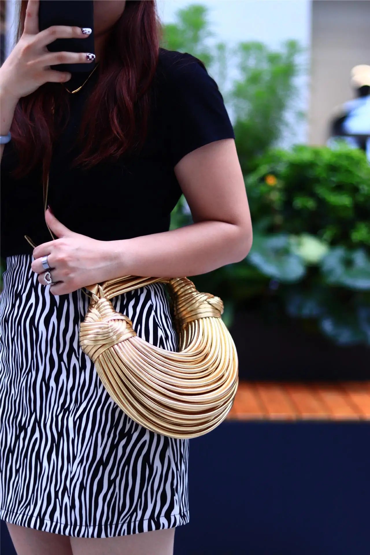 RTS Gold Crescent Handbag Unique Designer Bag Metallic Statement Purse Ladies Woven Handbag Shoulder Underarm Bag for Women