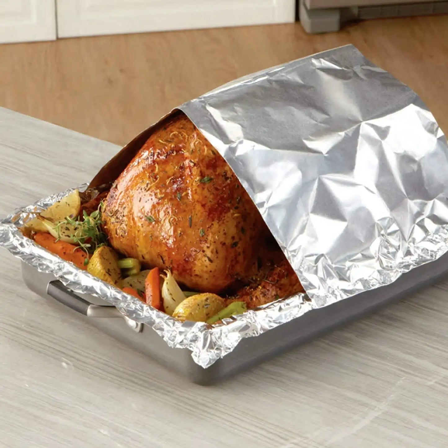 Aluminum Foil Roll for Kitchen Use 5M Food Wrapping Paper Packaging Catering Baking Tin Foil for Barbecue Embossed Treatment