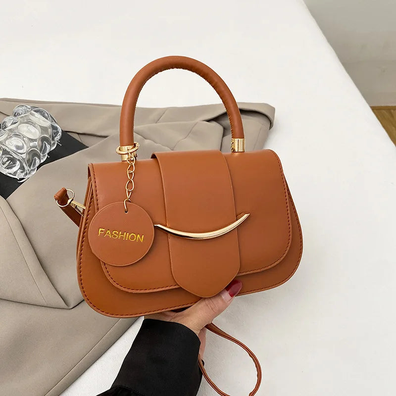 High Special-interest Design Bag 2025 Autumn and Winter New Women's Popular Hot-selling Product Messenger One Shoulder Saddle